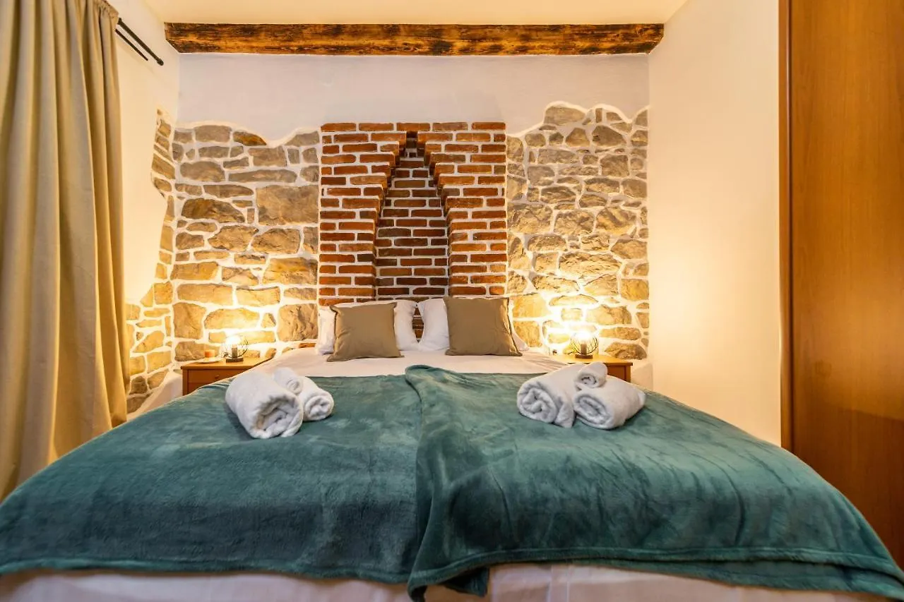 Rezidencija Galileja Villa Mundanije Holiday home
