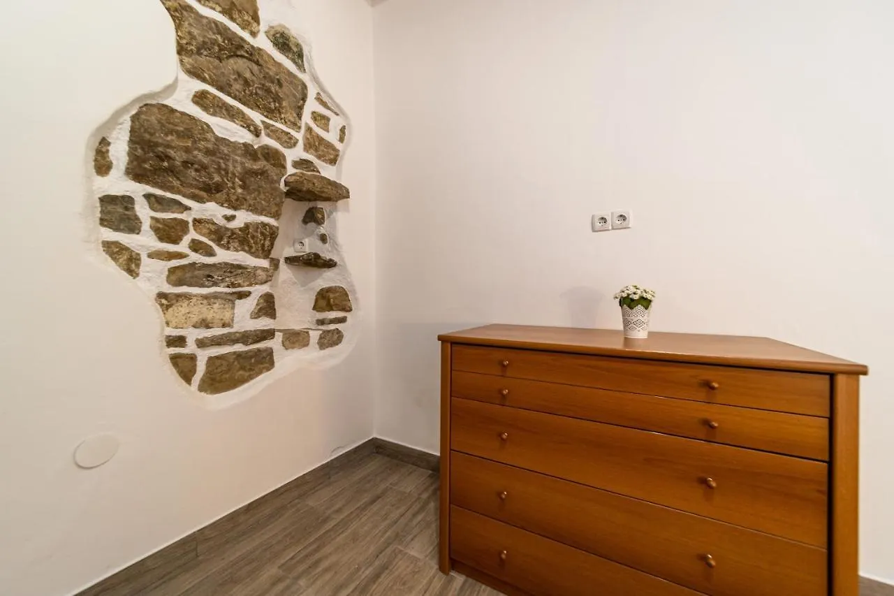 Rezidencija Galileja Villa Mundanije Holiday home
