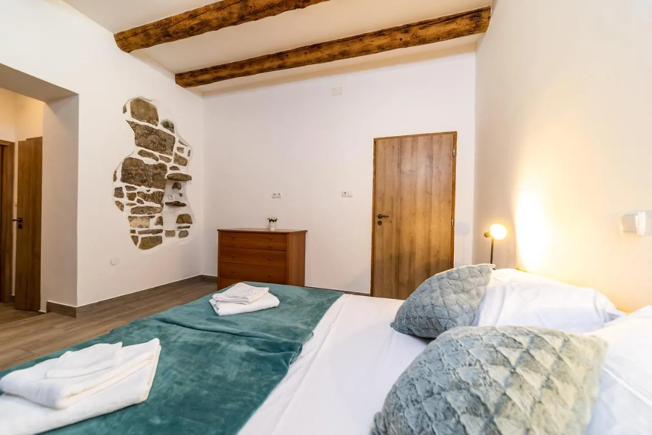 Rezidencija Galileja Villa Mundanije Holiday home