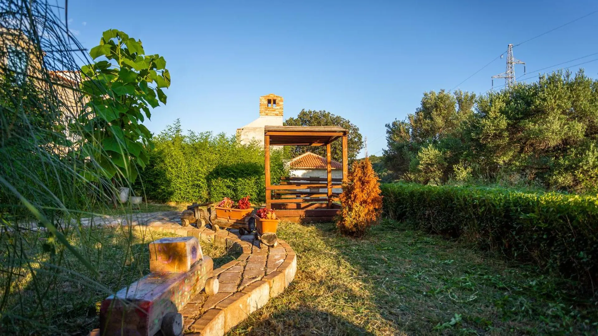Rezidencija Galileja Villa Mundanije Holiday home