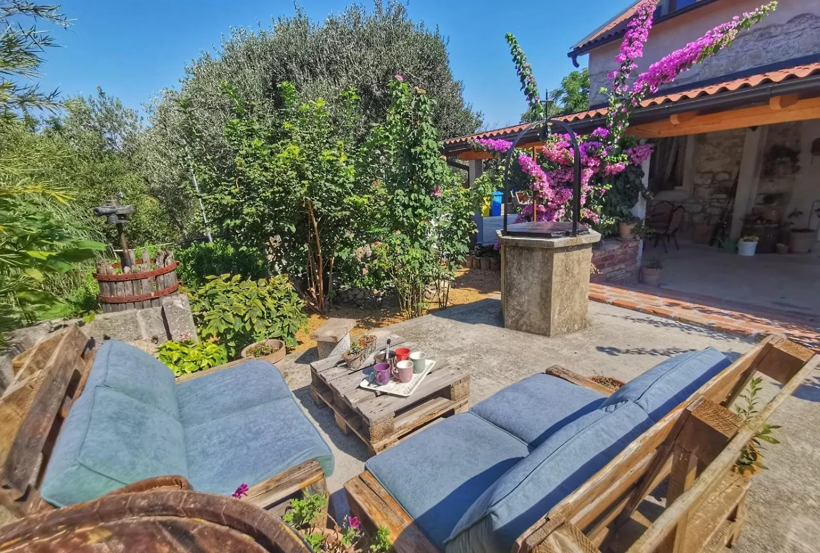 Rezidencija Galileja Villa Mundanije Holiday home