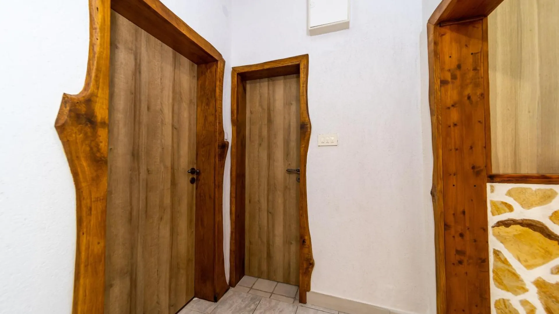 Rezidencija Galileja Villa Mundanije Holiday home
